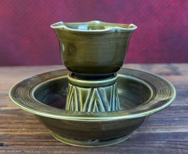 耀州窑茶叶沫釉刻花盏托